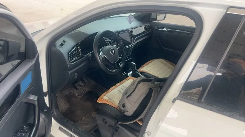 2021 Volkswagen T-Roc 1.4T 150HP L4 7DCT,autocango,china used car exporter,china ev exporter,chinese used car exporter,chinese used ev exporter