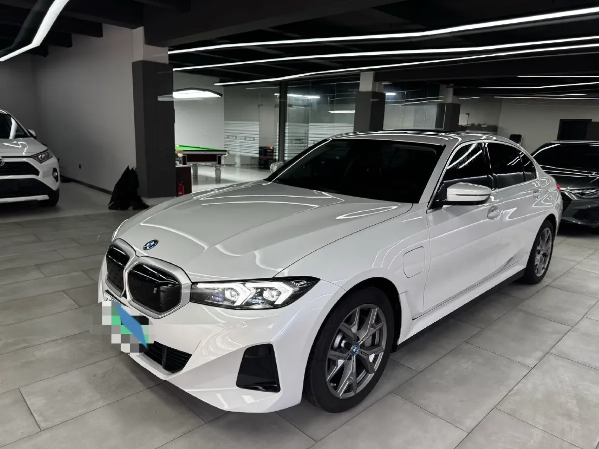 2024 BMW i3 BEV 70KWH,autocango,china used car exporter,china ev exporter,chinese used car exporter,chinese used ev exporter