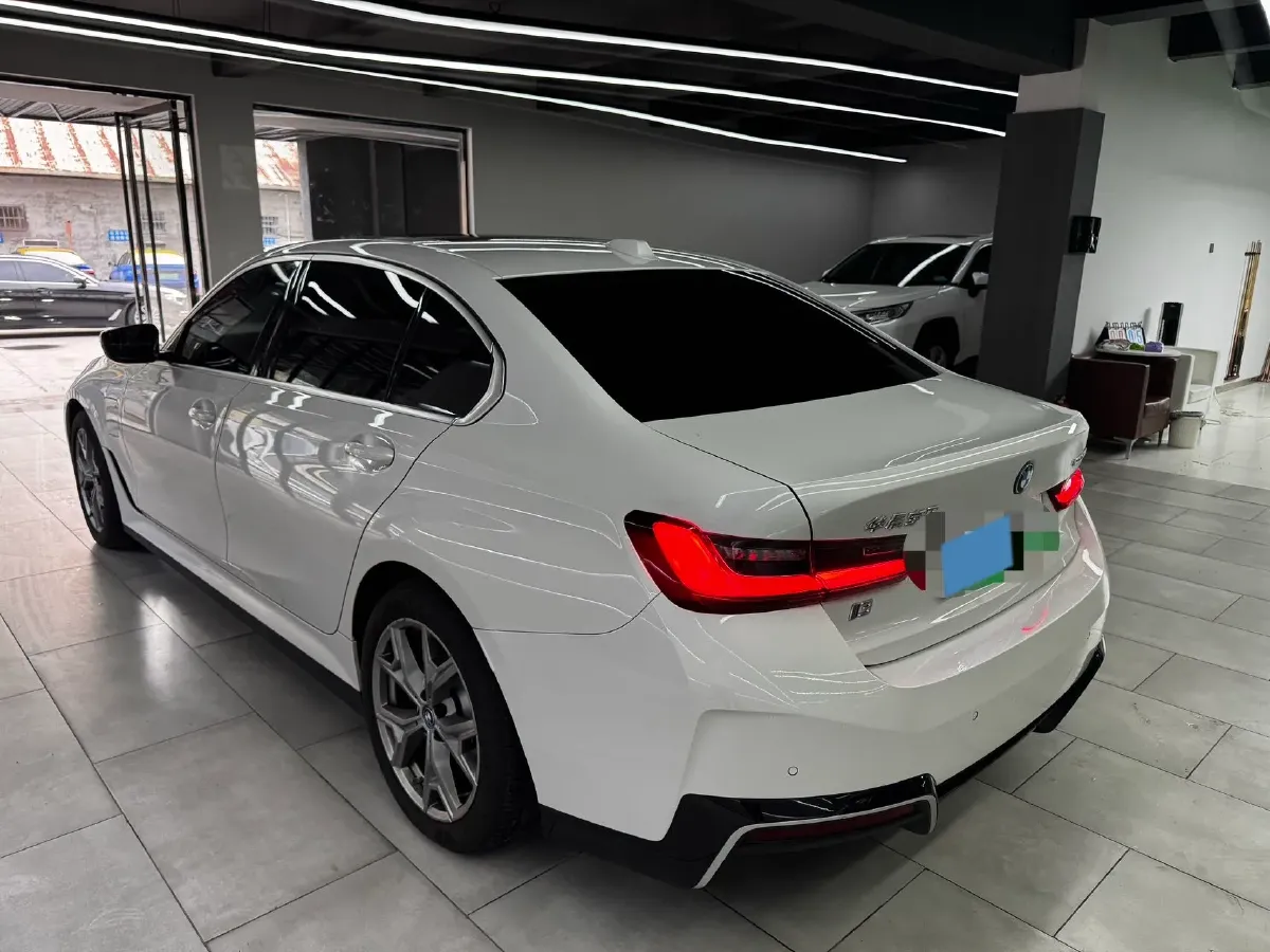 2024 BMW i3 BEV 70KWH,autocango,china used car exporter,china ev exporter,chinese used car exporter,chinese used ev exporter