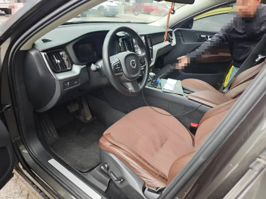 2020 Volvo XC60 2.0T 254HP L4 8AT,autocango,china used car exporter,china ev exporter,chinese used car exporter,chinese used ev exporter