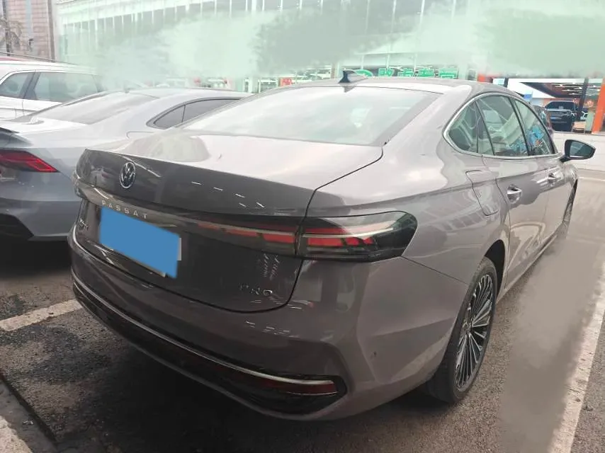 2025 Volkswagen Passat 2.0T 220HP L4 7DCT,autocango,china used car exporter,china ev exporter,chinese used car exporter,chinese used ev exporter