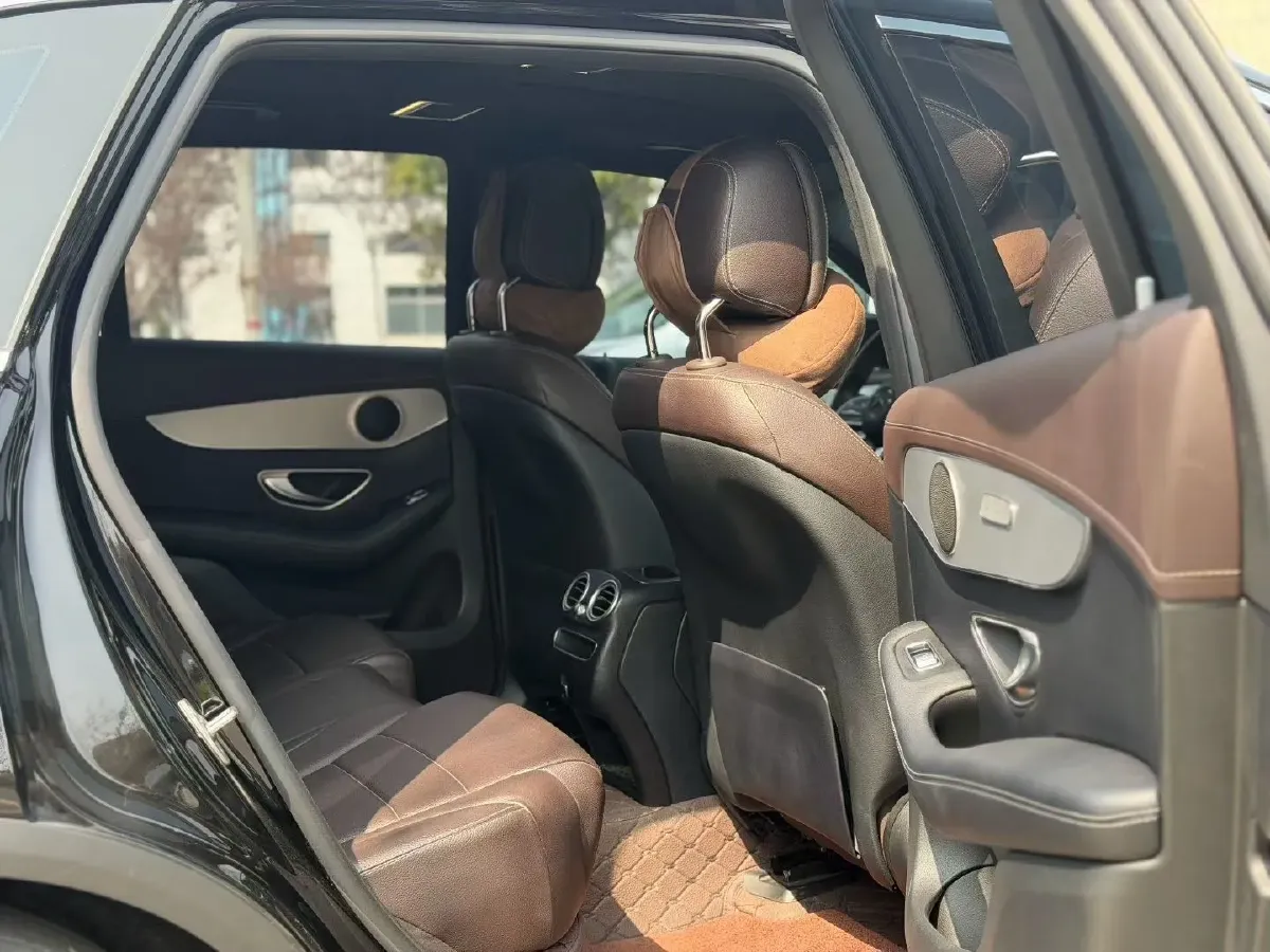 2022 Mercedes-Benz GLC Class 2.0T 197HP L4 9AT,autocango,china used car exporter,china ev exporter,chinese used car exporter,chinese used ev exporter