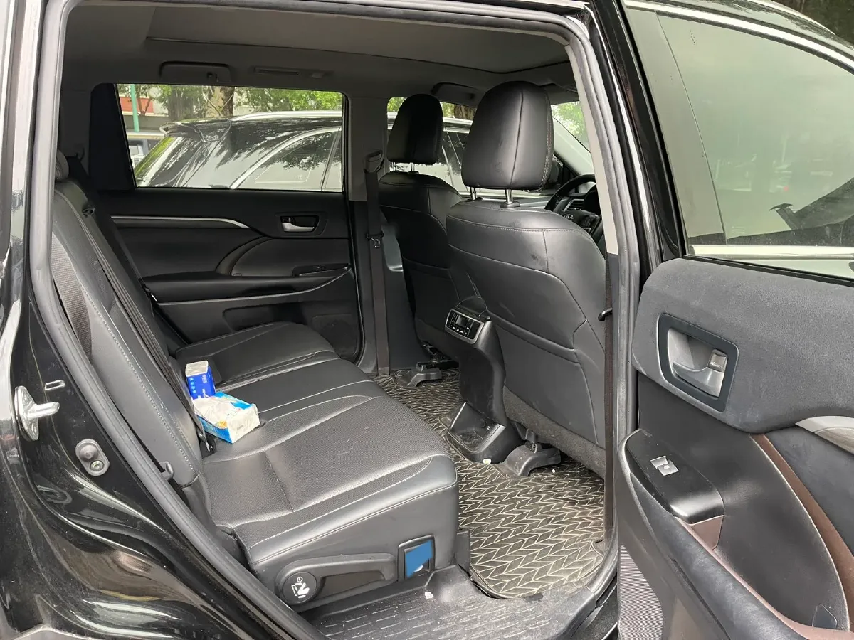 2021 Toyota Highlander 2.0T 220HP L4 6AT,autocango,china used car exporter,china ev exporter,chinese used car exporter,chinese used ev exporter