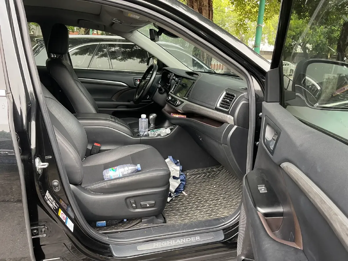 2021 Toyota Highlander 2.0T 220HP L4 6AT,autocango,china used car exporter,china ev exporter,chinese used car exporter,chinese used ev exporter