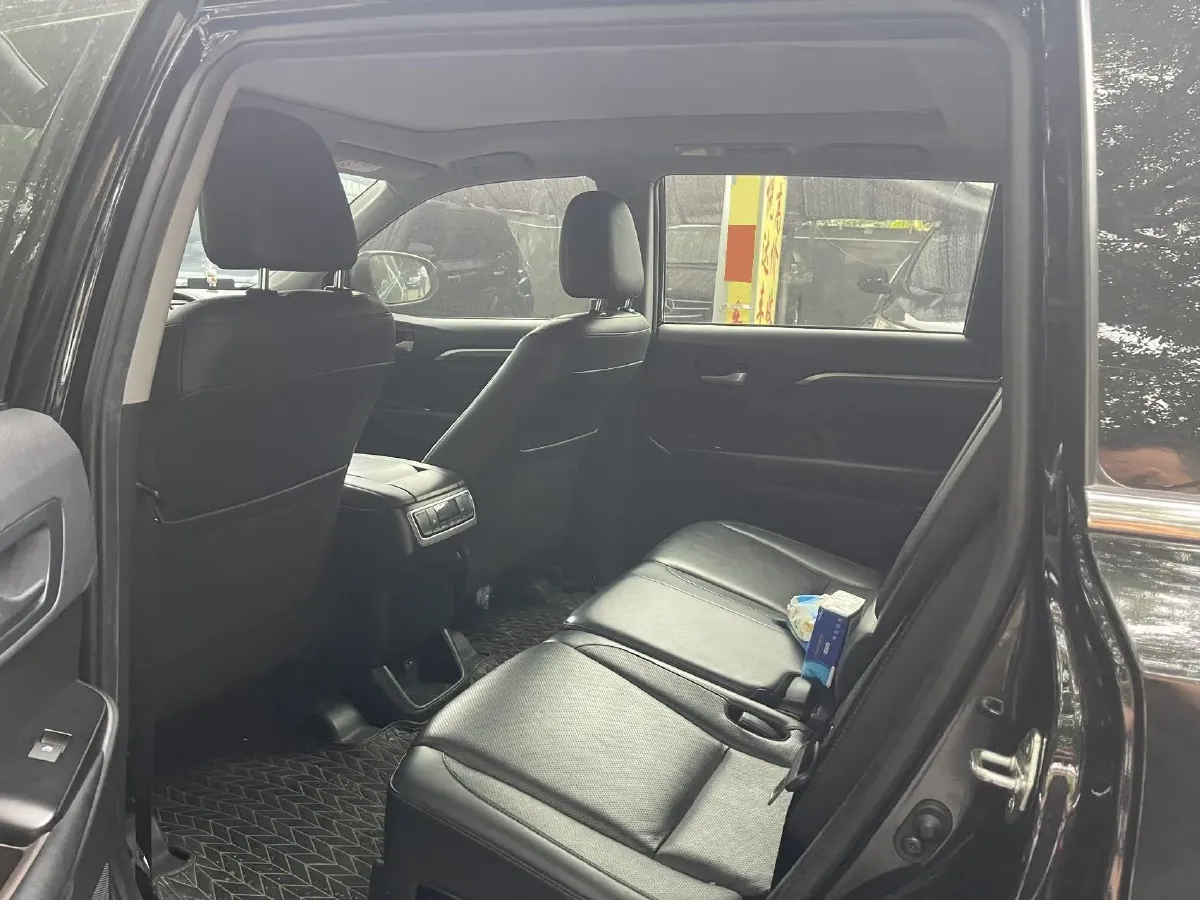 2021 Toyota Highlander 2.0T 220HP L4 6AT,autocango,china used car exporter,china ev exporter,chinese used car exporter,chinese used ev exporter