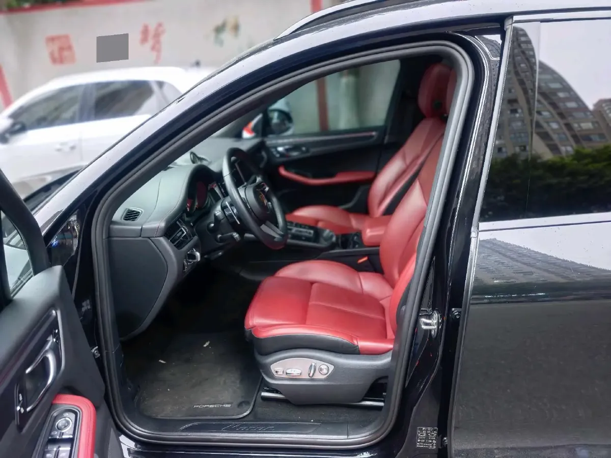 2023 Porsche Macan 2.0T 265HP L4 7DCT,autocango,china used car exporter,china ev exporter,chinese used car exporter,chinese used ev exporter