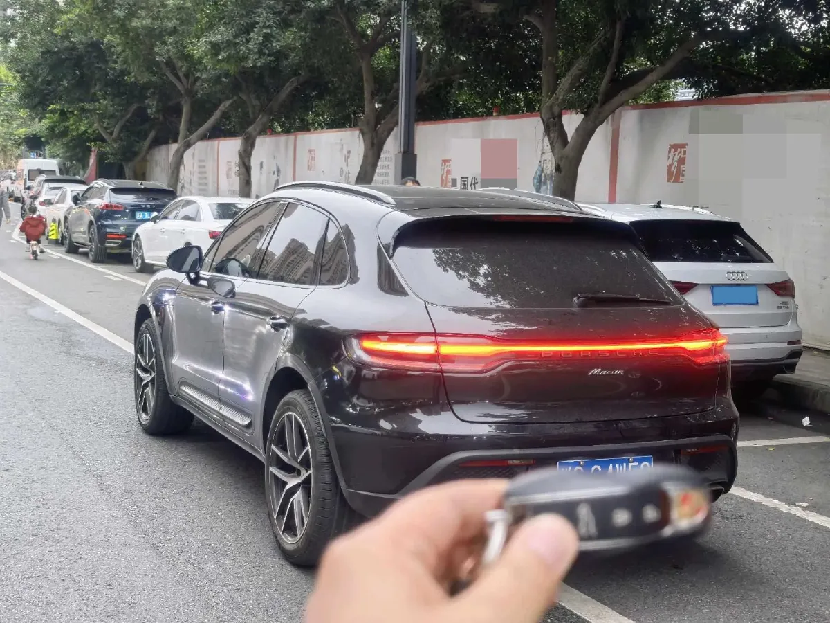 2023 Porsche Macan 2.0T 265HP L4 7DCT,autocango,china used car exporter,china ev exporter,chinese used car exporter,chinese used ev exporter