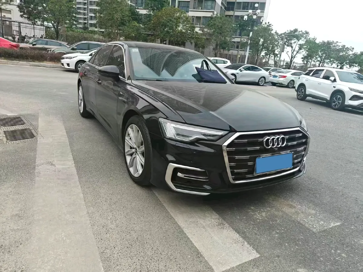 2024 Audi A6L 2.0T 245HP L4 7DCT,autocango,china used car exporter,china ev exporter,chinese used car exporter,chinese used ev exporter