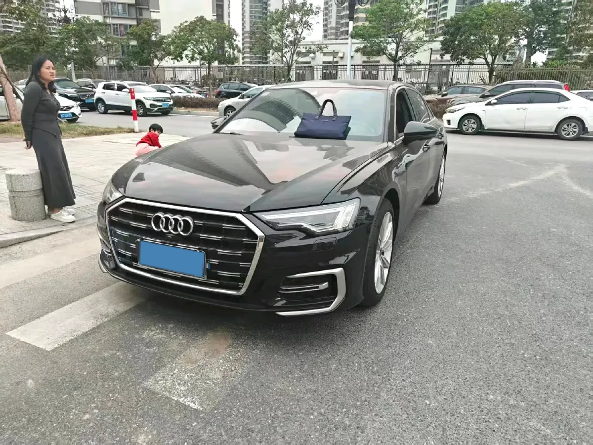2024 Audi A6L 2.0T 245HP L4 7DCT,autocango,china used car exporter,china ev exporter,chinese used car exporter,chinese used ev exporter