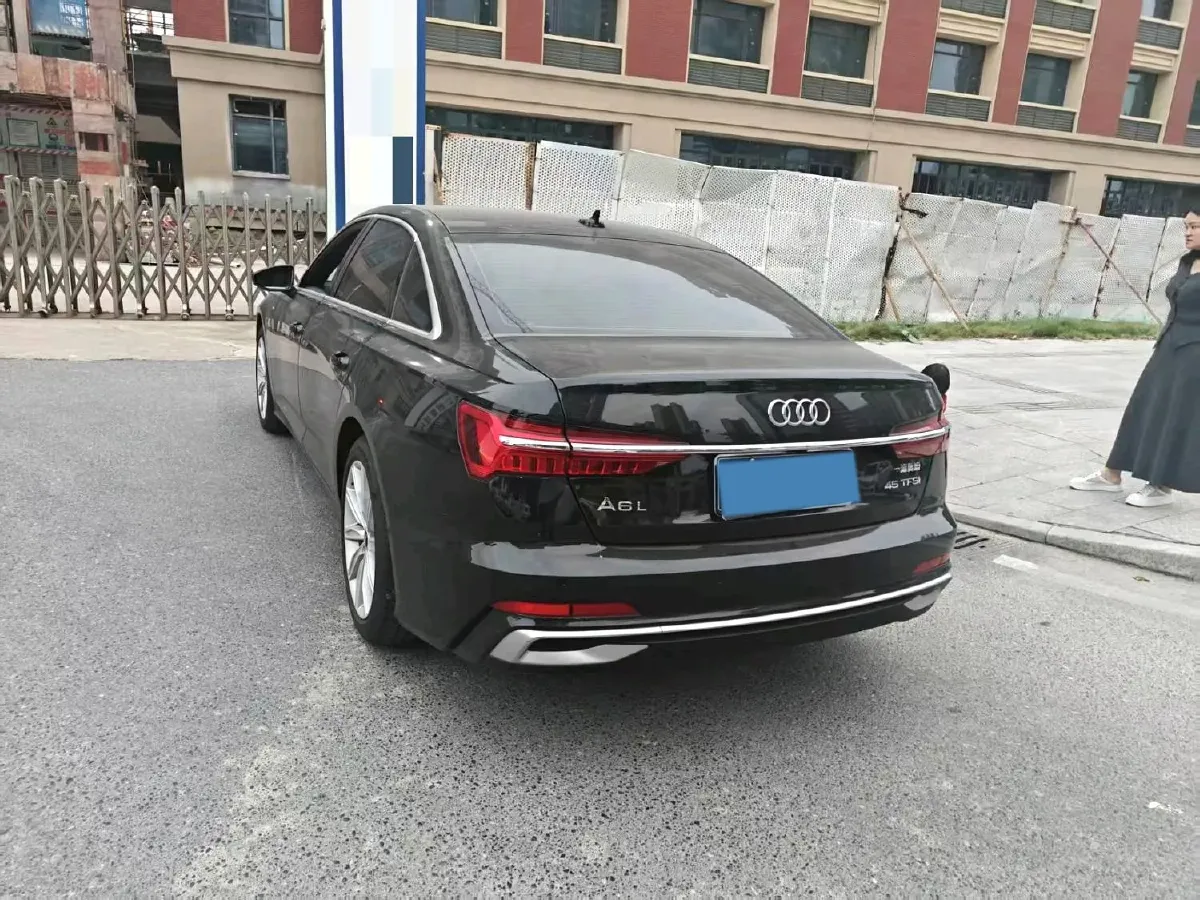 2024 Audi A6L 2.0T 245HP L4 7DCT,autocango,china used car exporter,china ev exporter,chinese used car exporter,chinese used ev exporter