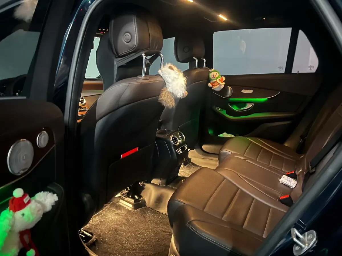 2021 Mercedes-Benz GLC Class 2.0T 258HP L4 9AT,autocango,china used car exporter,china ev exporter,chinese used car exporter,chinese used ev exporter