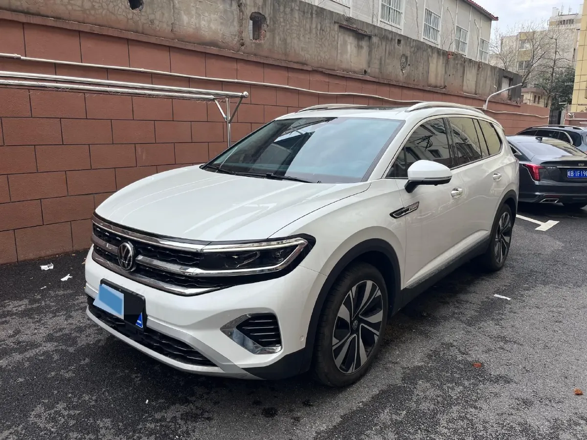 2023 Volkswagen Talagon 2.0T 220HP L4 7DCT,autocango,china used car exporter,china ev exporter,chinese used car exporter,chinese used ev exporter