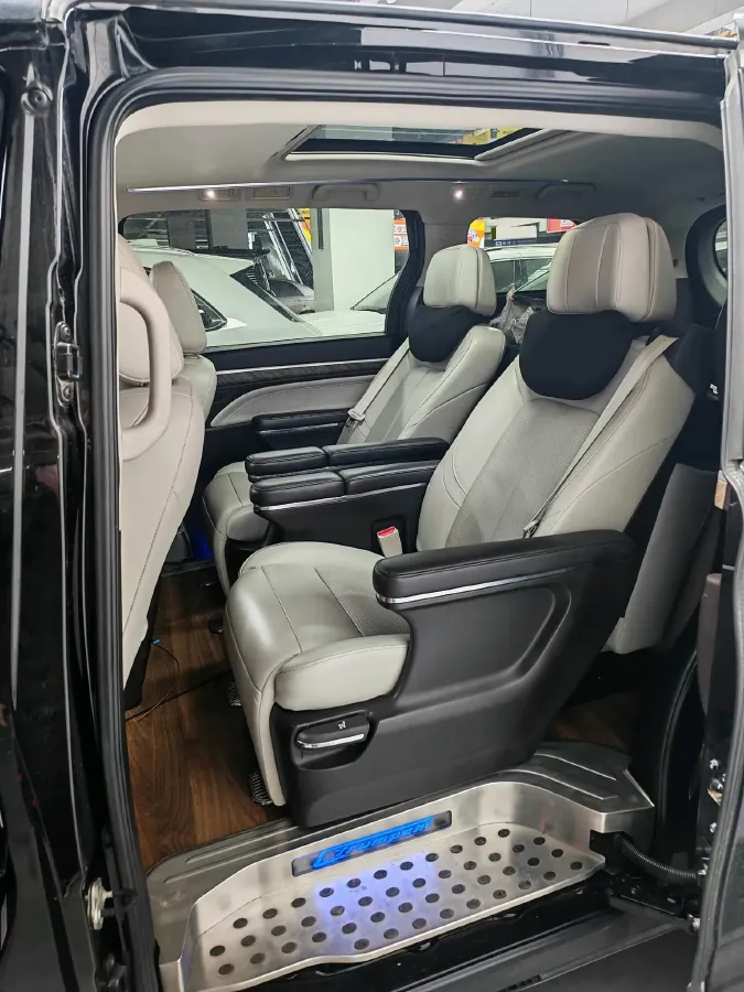 2021 GAC Trumpchi M8 2.0T 252HP L4 8AT,autocango,china used car exporter,china ev exporter,chinese used car exporter,chinese used ev exporter