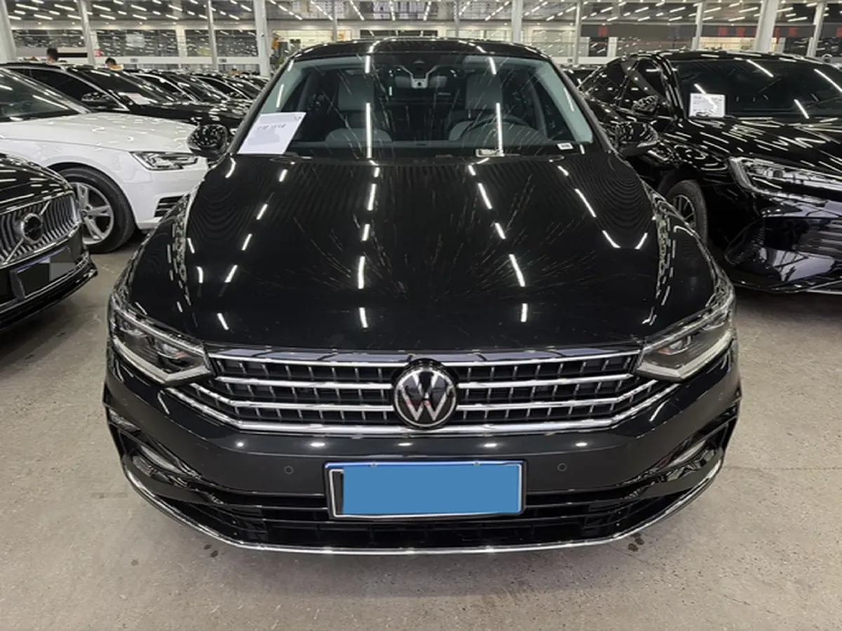 2024 Volkswagen Magotan 2.0T 186HP L4 7DCT,autocango,china used car exporter,china ev exporter,chinese used car exporter,chinese used ev exporter