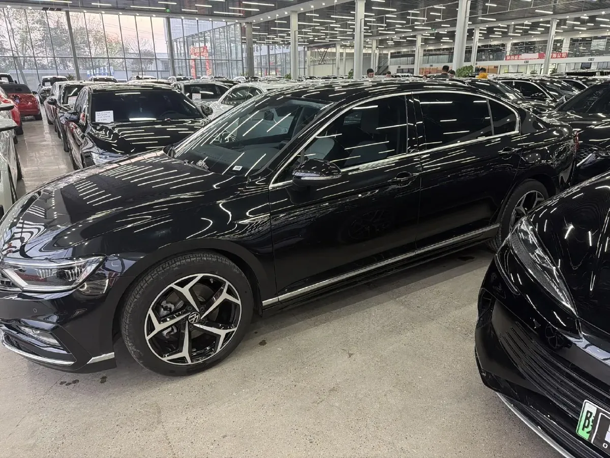 2024 Volkswagen Magotan 2.0T 186HP L4 7DCT,autocango,china used car exporter,china ev exporter,chinese used car exporter,chinese used ev exporter