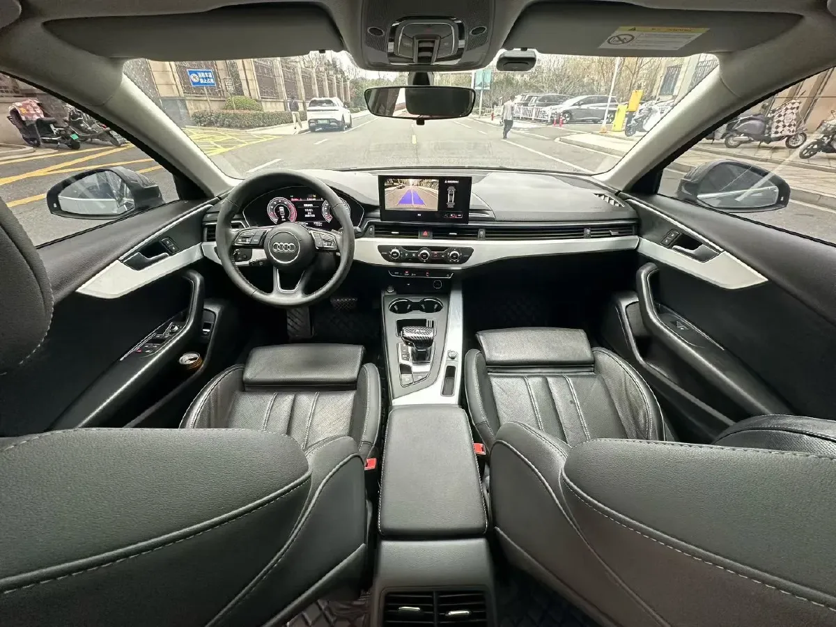 2020 Audi A4L 2.0T 190HP L4 7DCT,autocango,china used car exporter,china ev exporter,chinese used car exporter,chinese used ev exporter