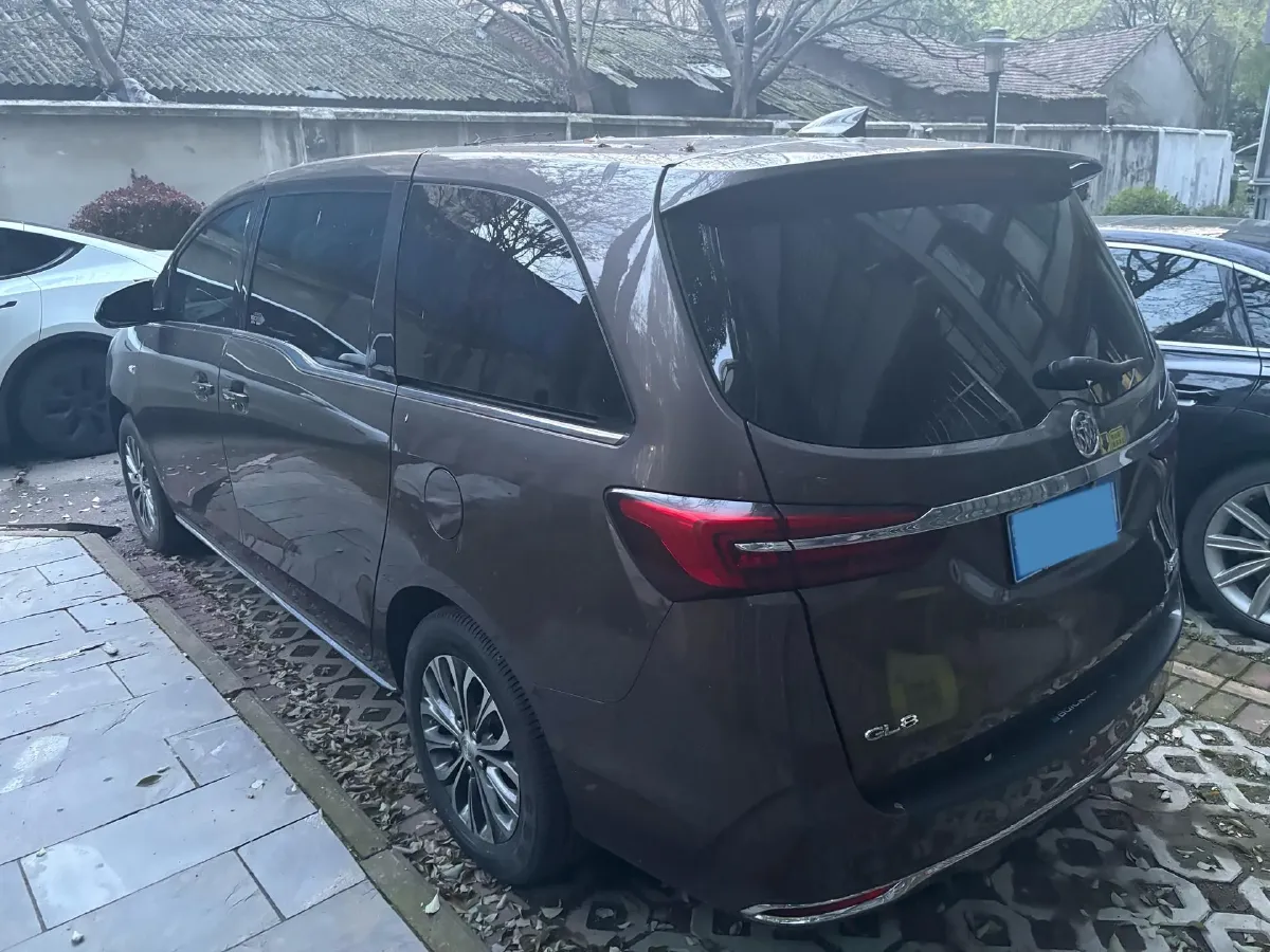 2023 Buick GL8 2.0T 237HP L4 9AT,autocango,china used car exporter,china ev exporter,chinese used car exporter,chinese used ev exporter