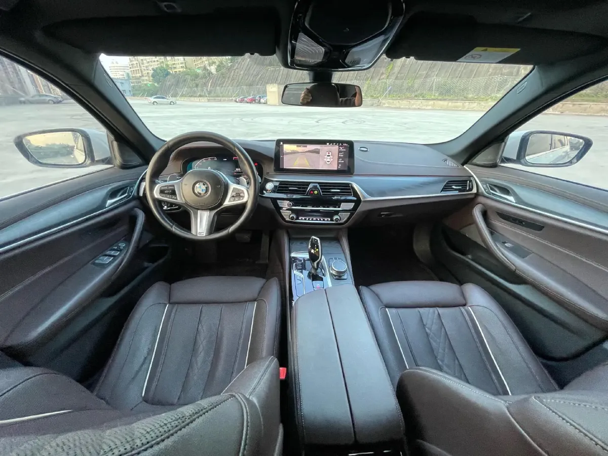 2021 BMW 5 Series 2.0T 252HP L4 8AT,autocango,china used car exporter,china ev exporter,chinese used car exporter,chinese used ev exporter