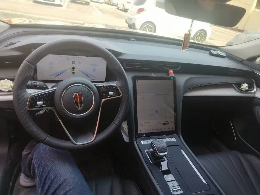 2025 HongQi H5 1.5T 169HP L4 1DHT Hybrid,autocango,china used car exporter,china ev exporter,chinese used car exporter,chinese used ev exporter