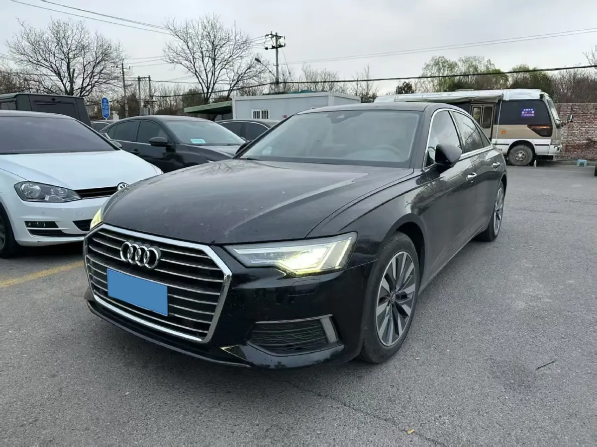 2021 Audi A6L 2.0T 224HP L4 7DCT,autocango,china used car exporter,china ev exporter,chinese used car exporter,chinese used ev exporter