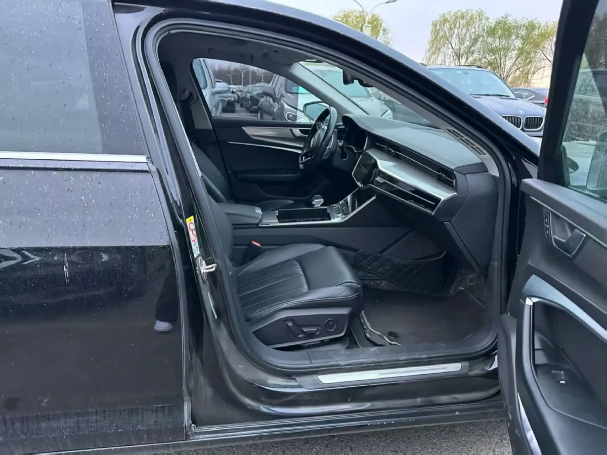 2021 Audi A6L 2.0T 224HP L4 7DCT,autocango,china used car exporter,china ev exporter,chinese used car exporter,chinese used ev exporter