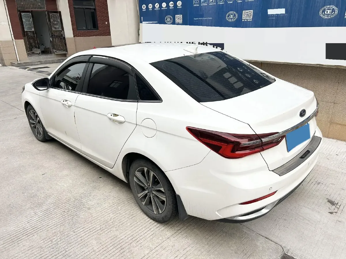 2021 Ford Escort 1.5L 122HP L3 6AT,autocango,china used car exporter,china ev exporter,chinese used car exporter,chinese used ev exporter