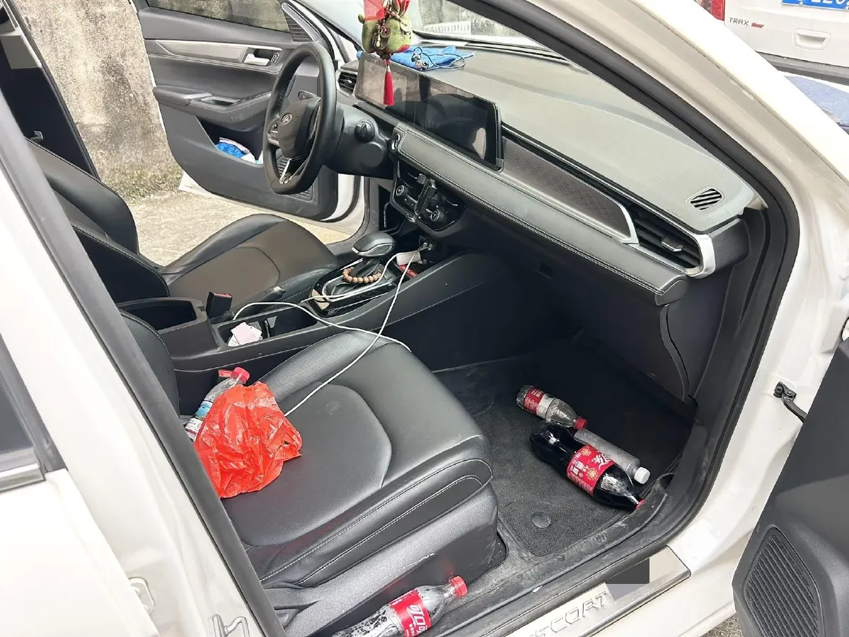 2021 Ford Escort 1.5L 122HP L3 6AT,autocango,china used car exporter,china ev exporter,chinese used car exporter,chinese used ev exporter