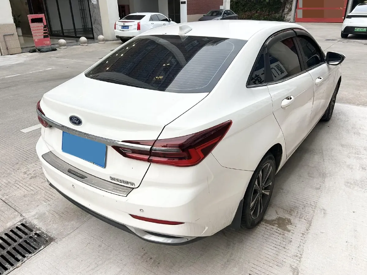 2021 Ford Escort 1.5L 122HP L3 6AT,autocango,china used car exporter,china ev exporter,chinese used car exporter,chinese used ev exporter