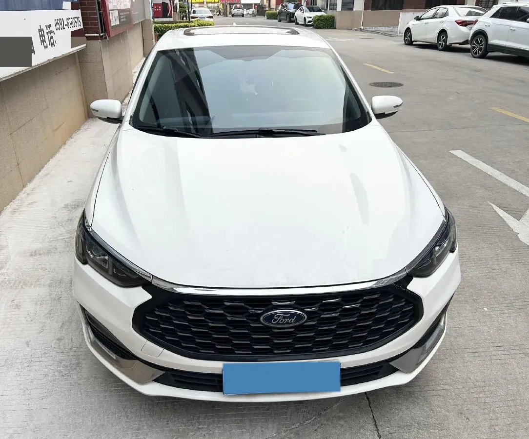 2021 Ford Escort 1.5L 122HP L3 6AT,autocango,china used car exporter,china ev exporter,chinese used car exporter,chinese used ev exporter