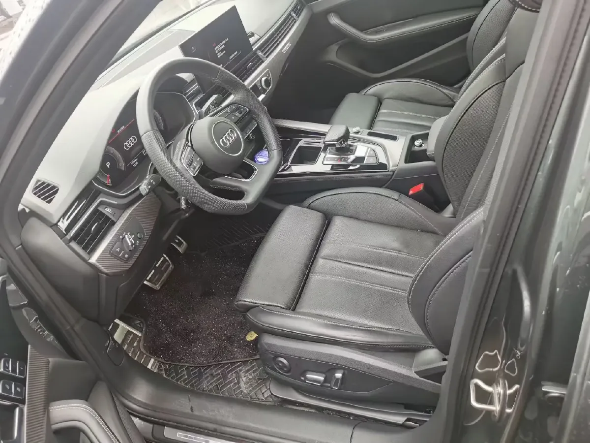 2024 Audi A4L 2.0T 190HP L4 7DCT,autocango,china used car exporter,china ev exporter,chinese used car exporter,chinese used ev exporter