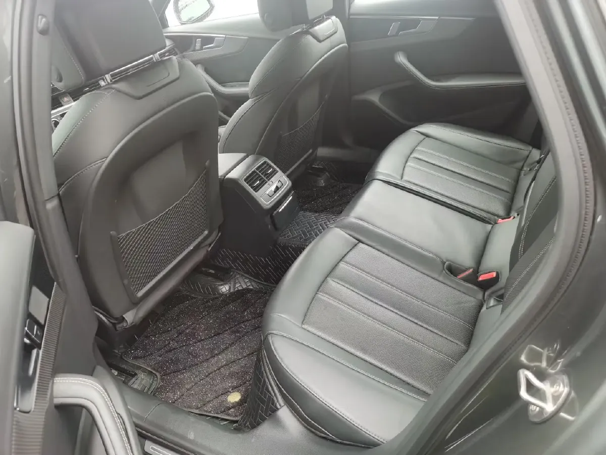 2024 Audi A4L 2.0T 190HP L4 7DCT,autocango,china used car exporter,china ev exporter,chinese used car exporter,chinese used ev exporter