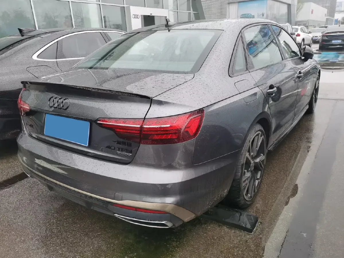 2024 Audi A4L 2.0T 190HP L4 7DCT,autocango,china used car exporter,china ev exporter,chinese used car exporter,chinese used ev exporter