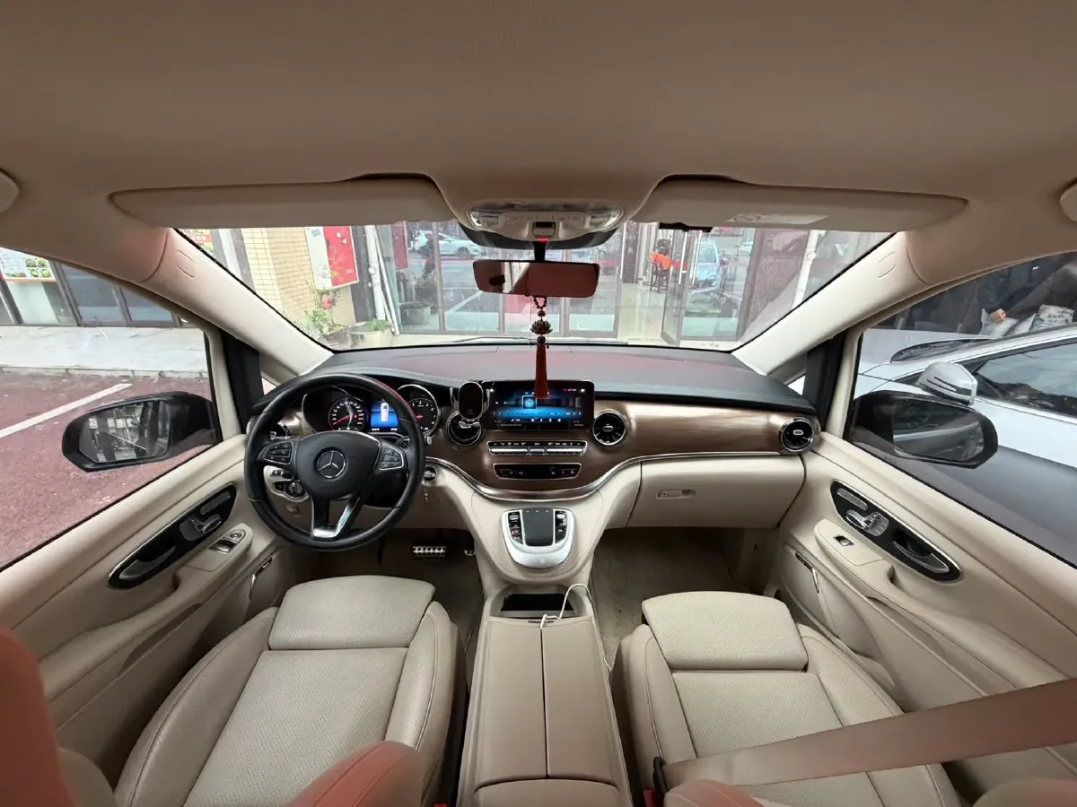 2022 Mercedes-Benz V Class 2.0T 211HP L4 9AT,autocango,china used car exporter,china ev exporter,chinese used car exporter,chinese used ev exporter