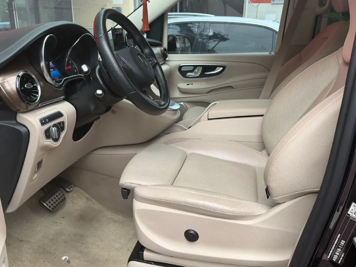 2022 Mercedes-Benz V Class 2.0T 211HP L4 9AT,autocango,china used car exporter,china ev exporter,chinese used car exporter,chinese used ev exporter