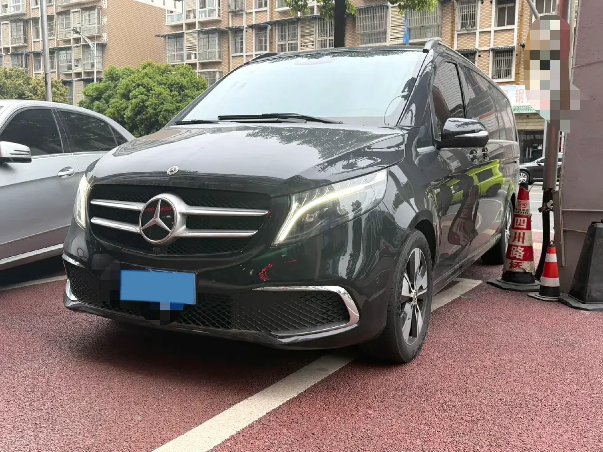 2022 Mercedes-Benz V Class 2.0T 211HP L4 9AT,autocango,china used car exporter,china ev exporter,chinese used car exporter,chinese used ev exporter