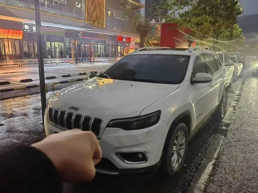 2020 Jeep Cherokee 2.0T 234HP L4 9AT,autocango,china used car exporter,china ev exporter,chinese used car exporter,chinese used ev exporter