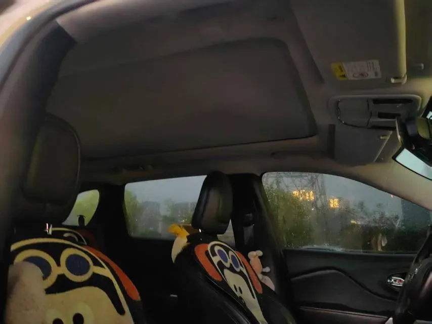 2020 Jeep Cherokee 2.0T 234HP L4 9AT,autocango,china used car exporter,china ev exporter,chinese used car exporter,chinese used ev exporter