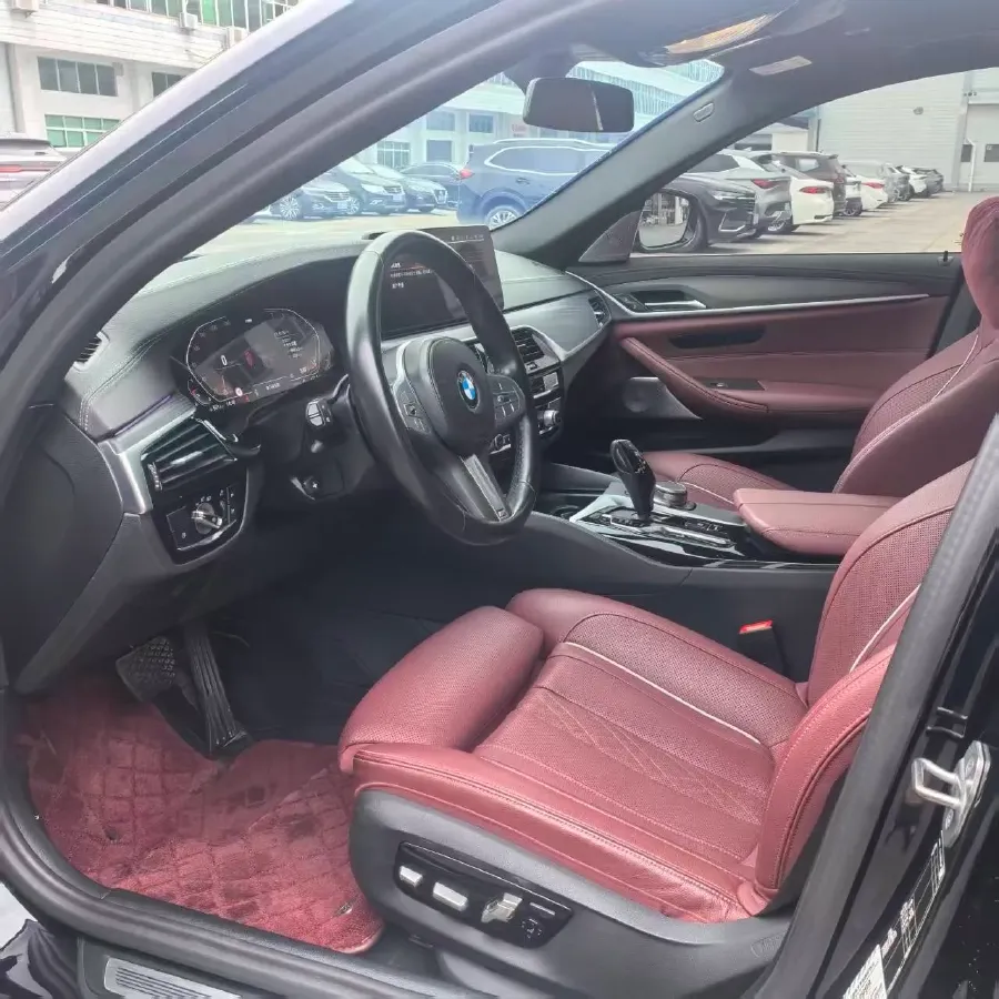 2022 BMW 5 Series 2.0T 252HP L4 8AT,autocango,china used car exporter,china ev exporter,chinese used car exporter,chinese used ev exporter