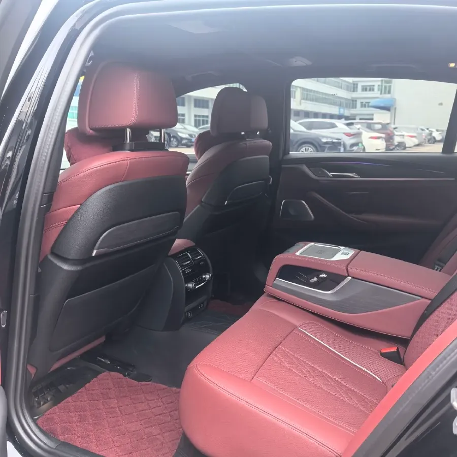 2022 BMW 5 Series 2.0T 252HP L4 8AT,autocango,china used car exporter,china ev exporter,chinese used car exporter,chinese used ev exporter