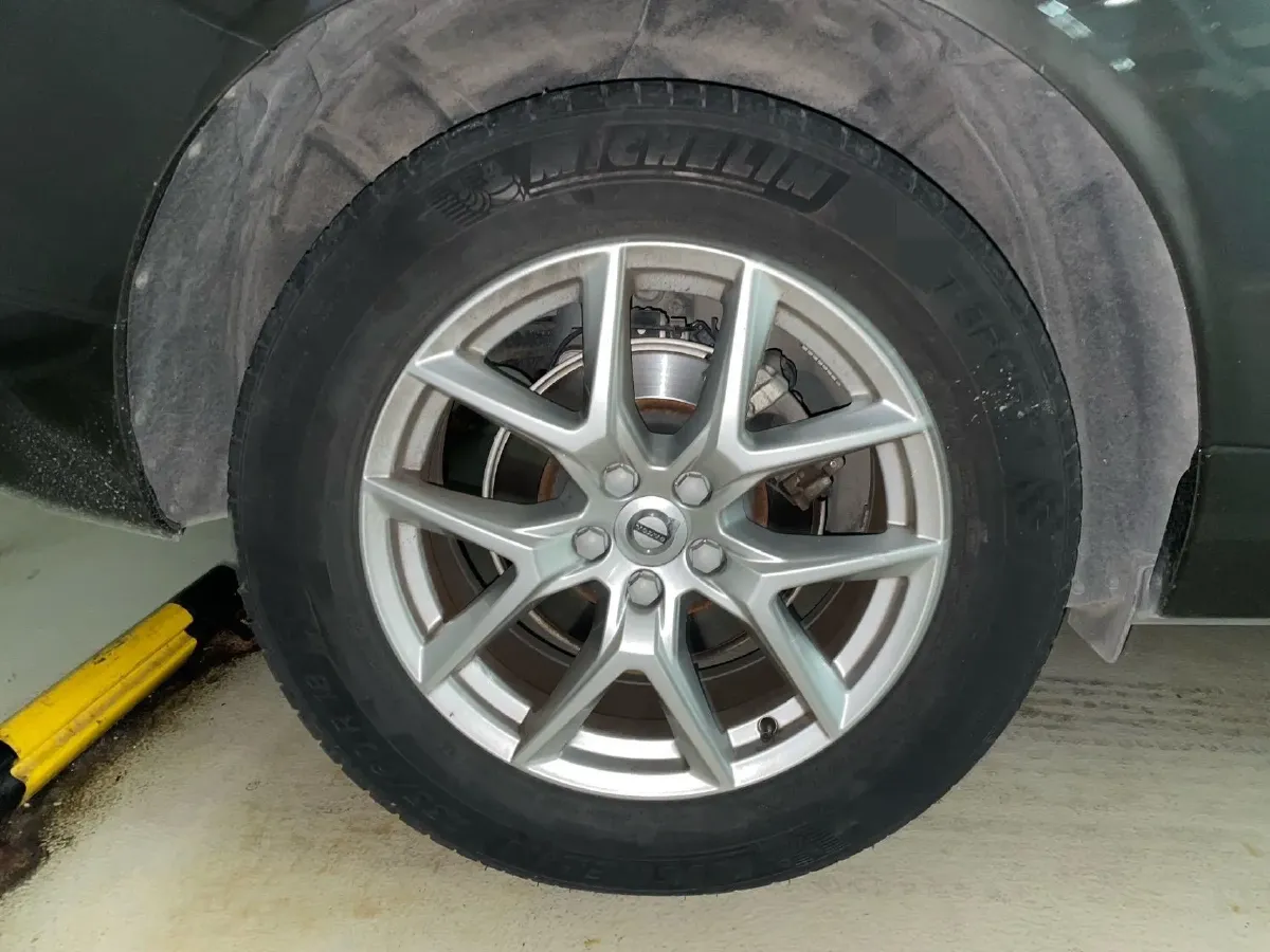 2020 Volvo XC60 2.0T 254HP L4 8AT,autocango,china used car exporter,china ev exporter,chinese used car exporter,chinese used ev exporter