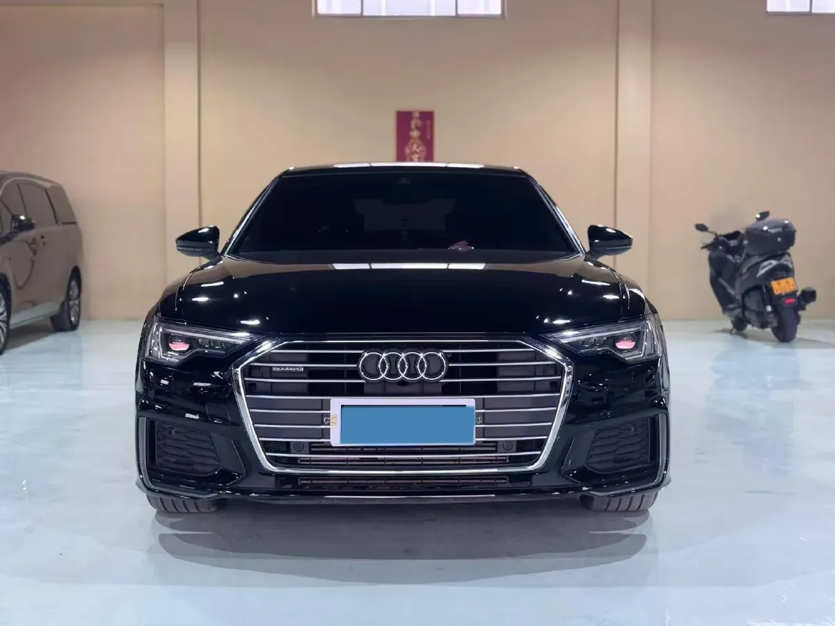 2022 Audi A6L 2.0T 224HP L4 7DCT,autocango,china used car exporter,china ev exporter,chinese used car exporter,chinese used ev exporter