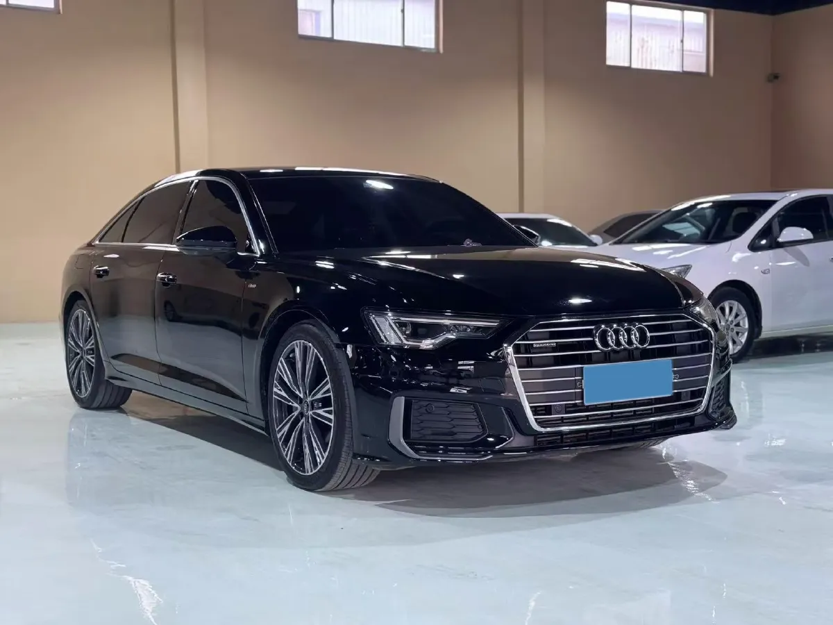 2022 Audi A6L 2.0T 224HP L4 7DCT,autocango,china used car exporter,china ev exporter,chinese used car exporter,chinese used ev exporter