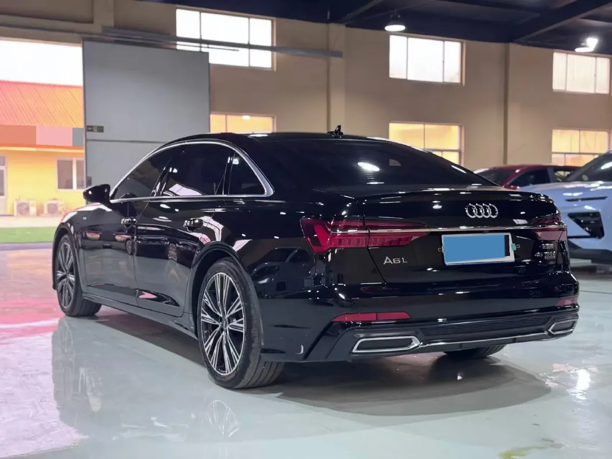 2022 Audi A6L 2.0T 224HP L4 7DCT,autocango,china used car exporter,china ev exporter,chinese used car exporter,chinese used ev exporter