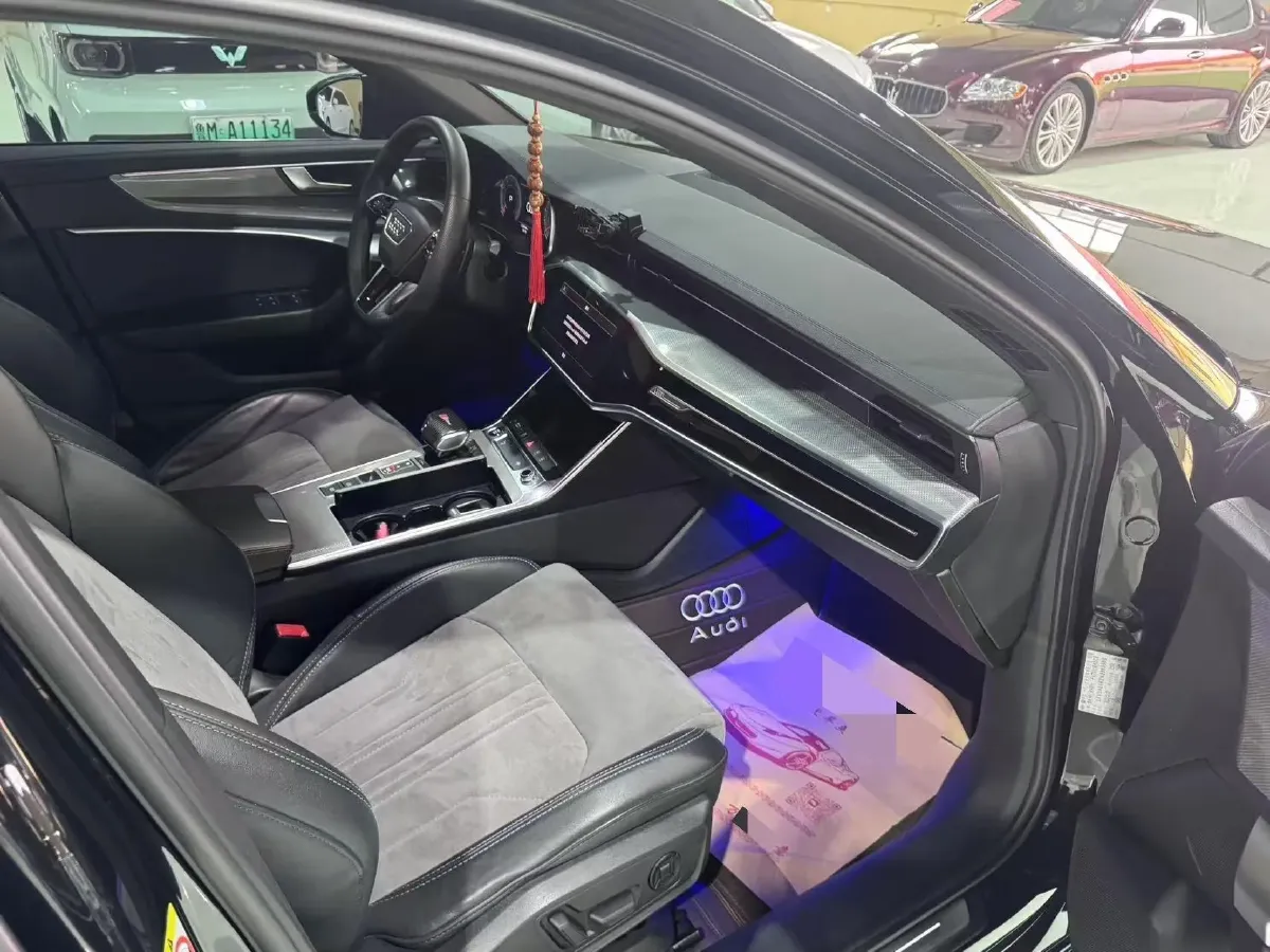 2022 Audi A6L 2.0T 224HP L4 7DCT,autocango,china used car exporter,china ev exporter,chinese used car exporter,chinese used ev exporter