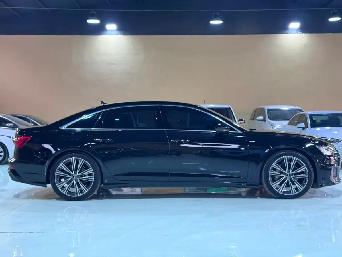 2022 Audi A6L 2.0T 224HP L4 7DCT,autocango,china used car exporter,china ev exporter,chinese used car exporter,chinese used ev exporter