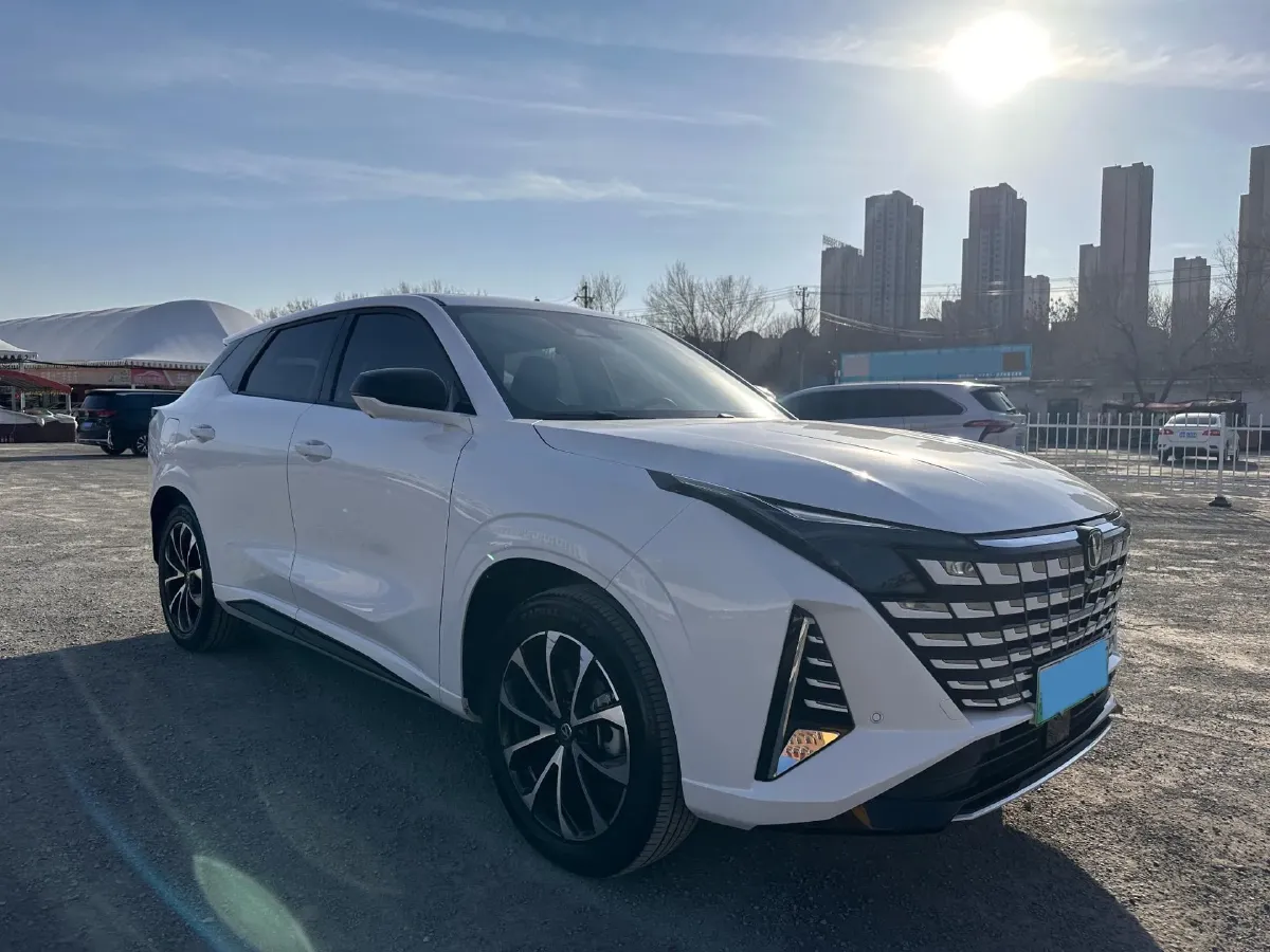 2024 ChangAn UNI-Z 1.5L 98HP L4 E-CVT PHEV 18.4KWH,autocango,china used car exporter,china ev exporter,chinese used car exporter,chinese used ev exporter