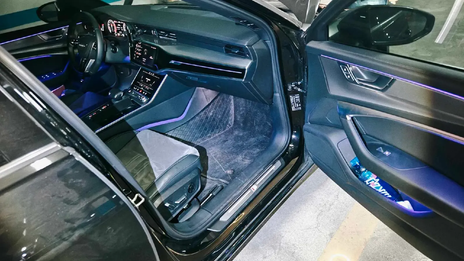 2024 Audi A6L 2.0T 190HP L4 7DCT,autocango,china used car exporter,china ev exporter,chinese used car exporter,chinese used ev exporter