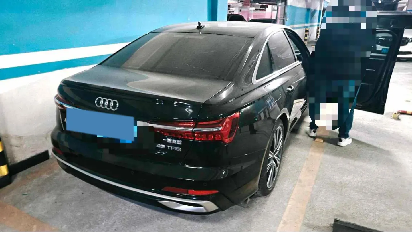 2024 Audi A6L 2.0T 190HP L4 7DCT,autocango,china used car exporter,china ev exporter,chinese used car exporter,chinese used ev exporter
