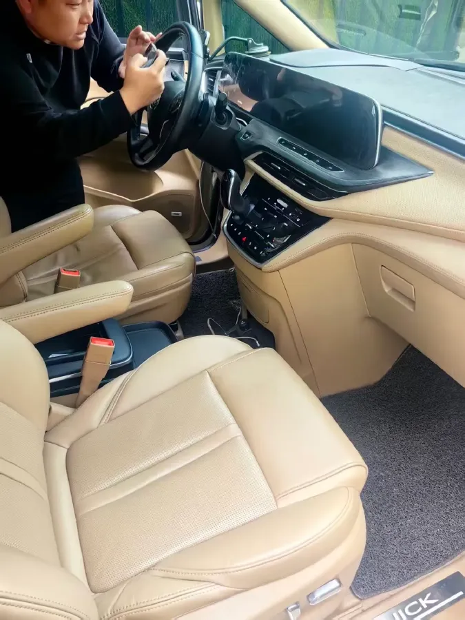 2021 Buick GL8 2.0T 237HP L4 9AT,autocango,china used car exporter,china ev exporter,chinese used car exporter,chinese used ev exporter