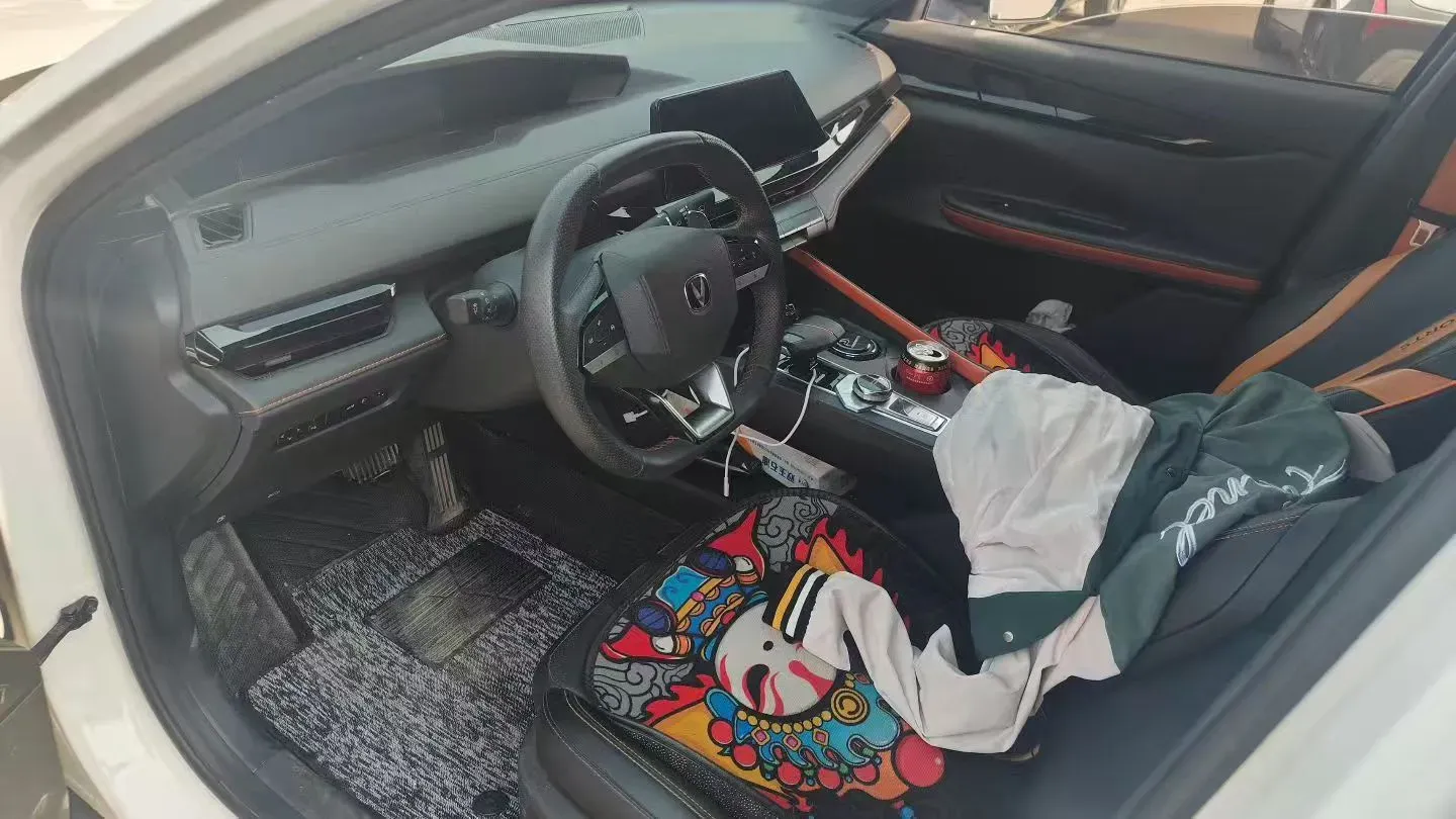 2023 ChangAn UNI-V 1.5T 188HP L4 7DCT,autocango,china used car exporter,china ev exporter,chinese used car exporter,chinese used ev exporter